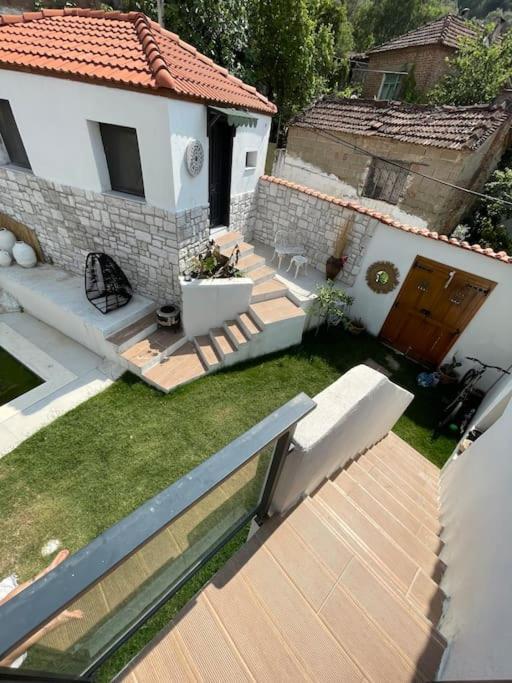 Oezel Havuzlu Kiralik Tas Villa Kusadası Extérieur photo